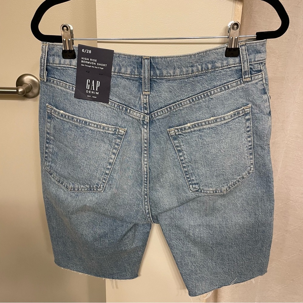 GAP High Rise Bermuda Short, Light Wash